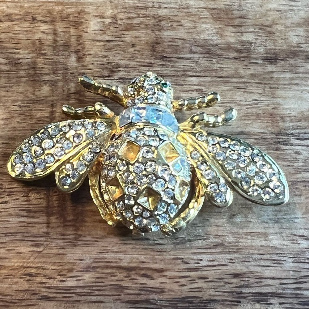 Gold tone rhinestone bee pin brooch